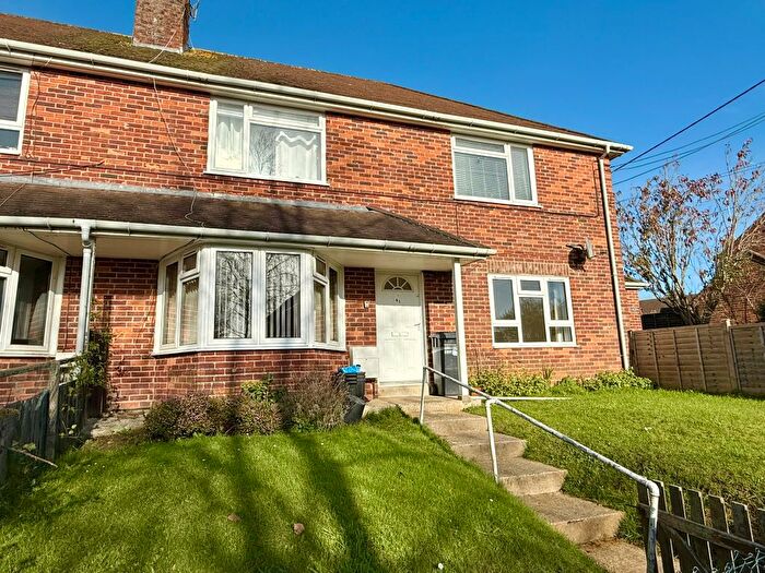 2 Bedroom Flat To Rent In Balsam Fields, Wincanton, BA9