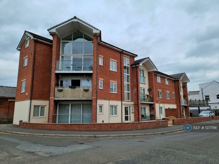 2 Bedroom Flat To Rent In Carisbrooke Apartments, Radcliffe, Manchester, M26