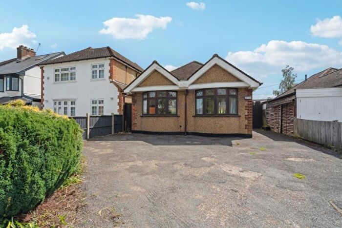 3 Bedroom Detached Bungalow To Rent In Baldwins Lane, Croxley Green, Rickmansworth, WD3