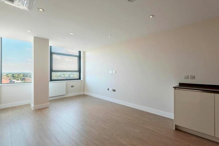 1 Bedroom Flat To Rent In Sunbury On Thames, Middlesex, TW16