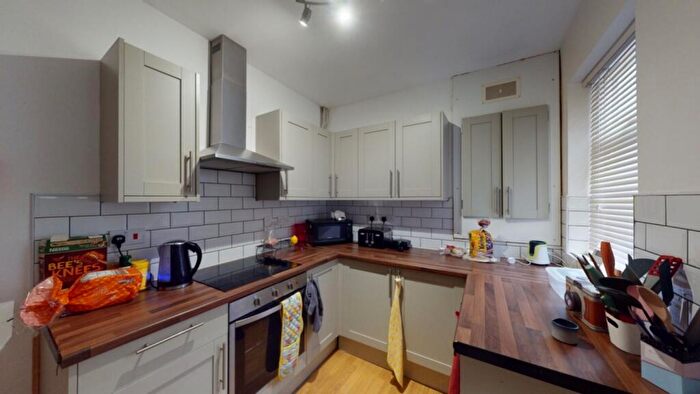 4 Bedroom House To Rent In Riddings Terrace, Nottingham, NG3