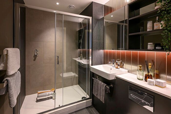2 Bedroom Flat For Sale In Mary Neuner Road, London, N8
