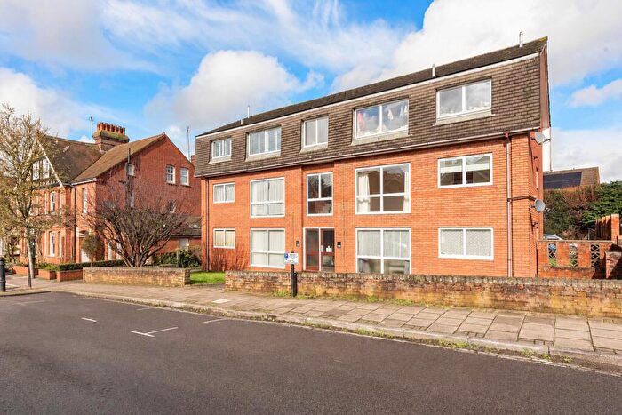 2 Bedroom Apartment To Rent In Carlisle Avenue, St. Albans, Hertfordshire, AL3