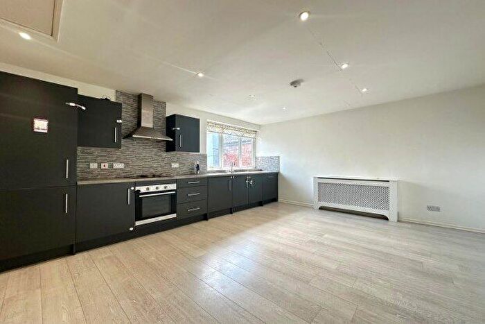 3 Bedroom Flat To Rent In Green Lane, Birmingham, B36