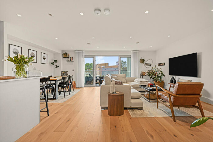 2 Bedroom Flat For Sale In Highshore Road, Peckham, London, SE15