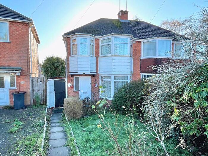3 Bedroom Semi Detached House For Sale In Milburn Road, Kingstanding, Birmingham, B44