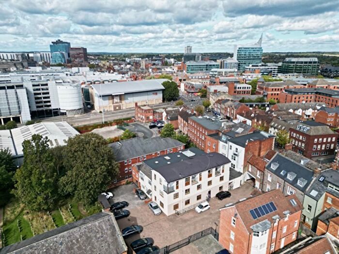 2 Bedroom Apartment For Sale In London Street, Reading, Berkshire, RG1