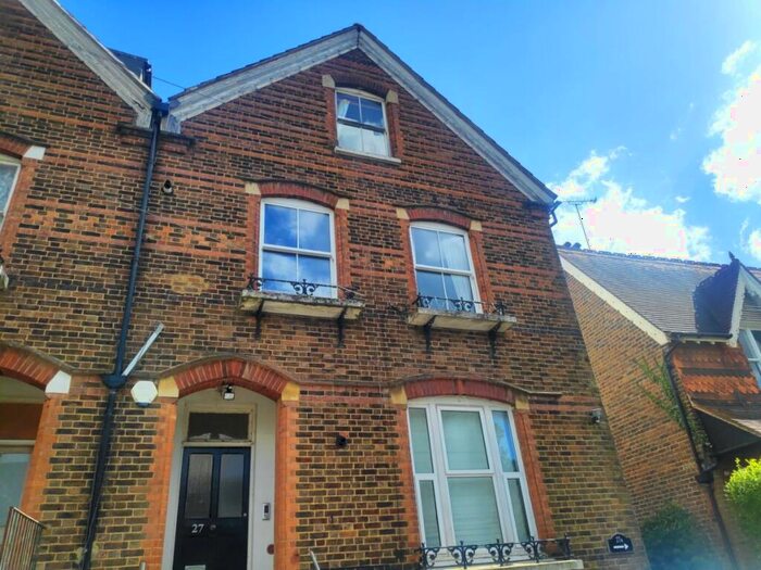 1 Bedroom Apartment To Rent In Woodlands Road, Earlswood, RH1