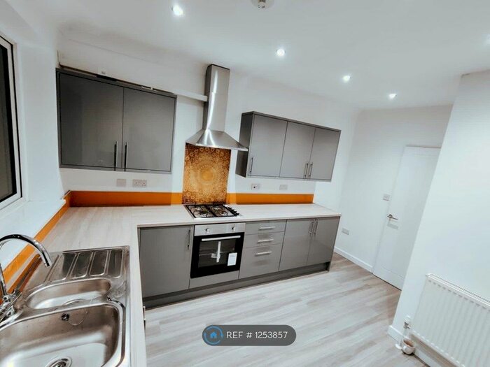 3 Bedroom Terraced House To Rent In Northlands Road, Eastleigh SO50