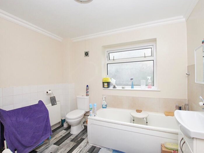 3 Bedroom Terraced House For Sale In Deri Terrace, Tylorstown, Ferndale, CF43