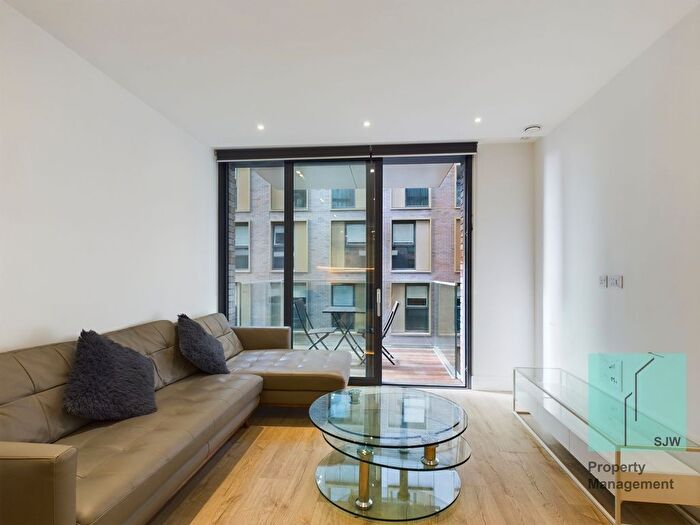 2 Bedroom Flat To Rent In Piazza Walk, Neroli House, E1