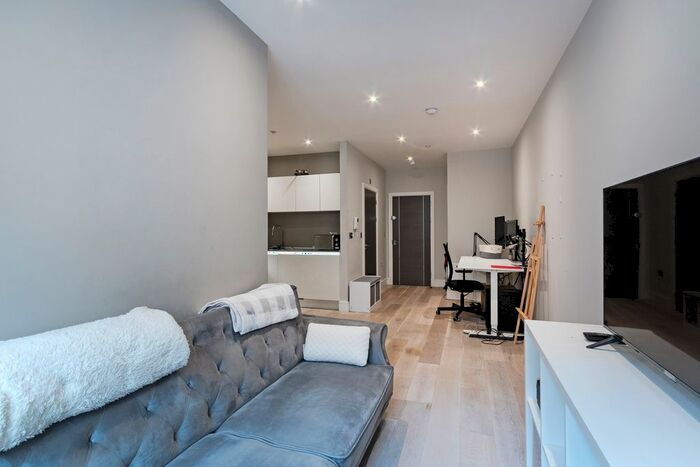 1 Bedroom Flat To Rent In Parkway, Chelmsford, CM2