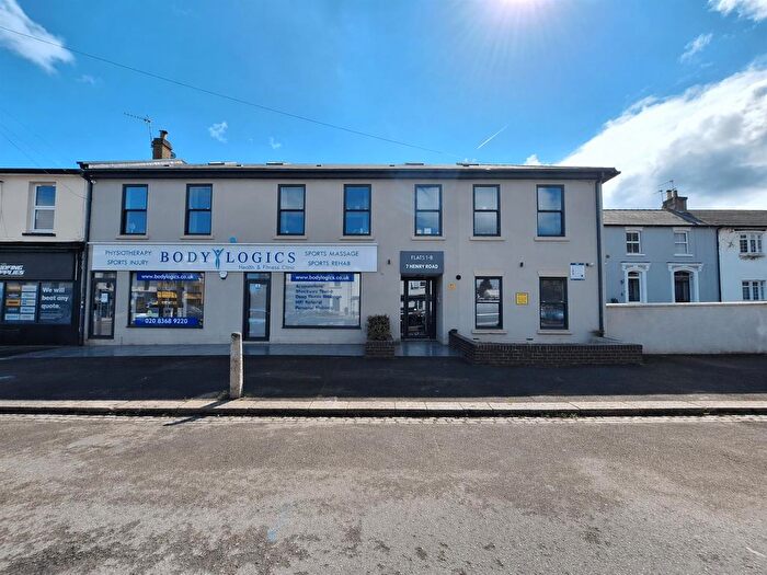 2 Bedroom Flat To Rent In Henry Road, Barnet, EN4