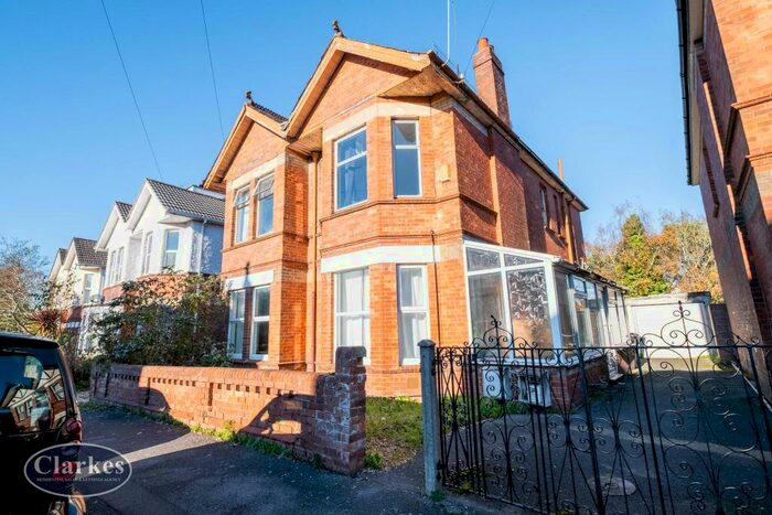 3 Bedroom Flat To Rent In Spacious Bedroom First Floor Flat, BH8