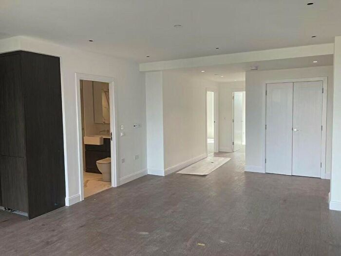 2 Bedroom Flat To Rent In Gasholder Place, SE11