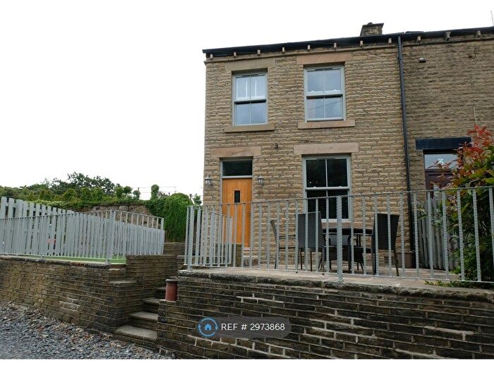 3 Bedroom Semi-Detached House To Rent In Anchor Place, Brighouse, HD6
