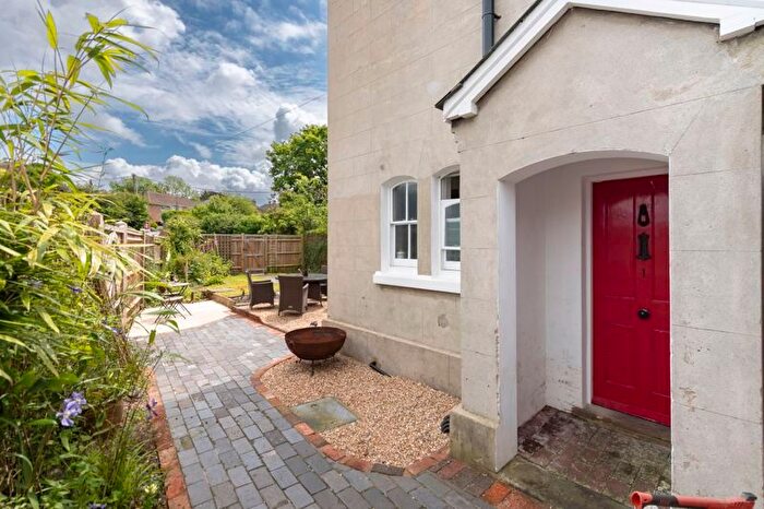 3 Bedroom Semi-Detached House For Sale In High Street, Buxted, Uckfield, TN22