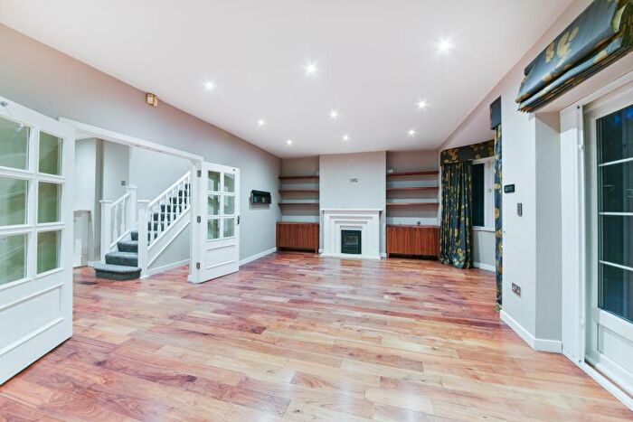 5 Bedroom Terraced House To Rent In Bancroft Avenue, East Finchley, N2