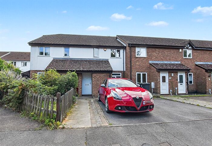 1 Bedroom Maisonette For Sale In Hawkes Road, Eccles, ME20