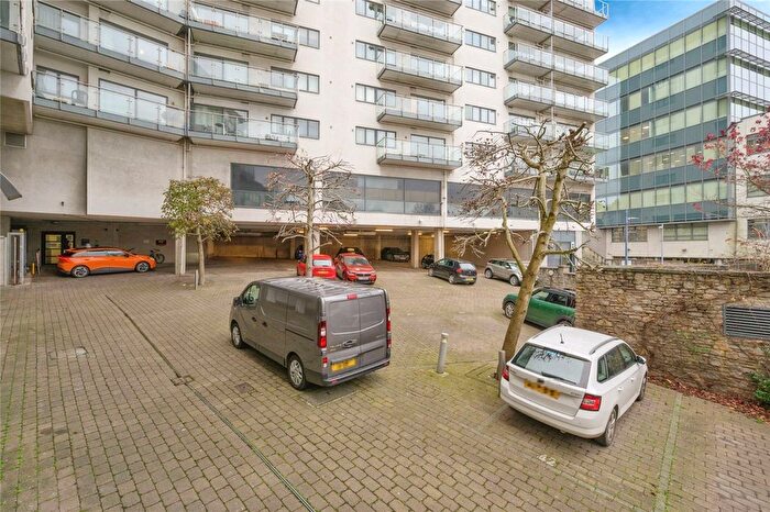 2 Bedroom Flat For Sale In Exeter Street, Plymouth, Devon, PL4