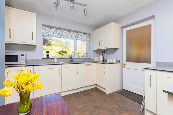 4 Bedroom Detached House For Sale In Beechwood Avenue, Aylmerton, Norwich, Norfolk, NR11