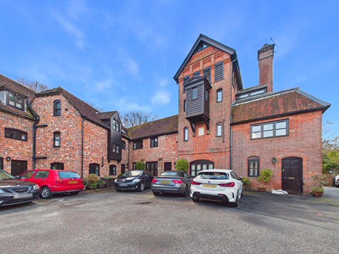 2 Bedroom Maisonette To Rent In Riverside Mews, Bridge Street, PO17