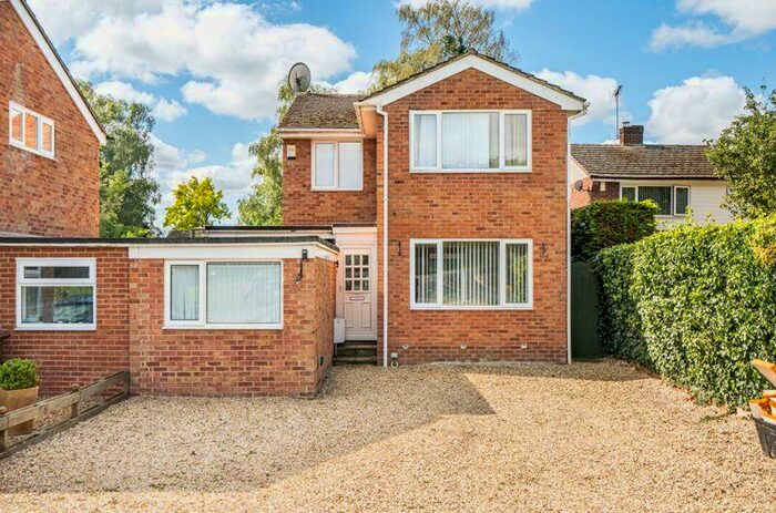 5 Bedroom Detached House For Sale In Chambrai Close, Appleford, OX14