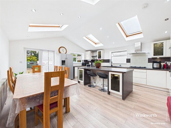4 Bedroom Semi Detached House To Rent In St. Pauls Avenue, Harrow, HA3