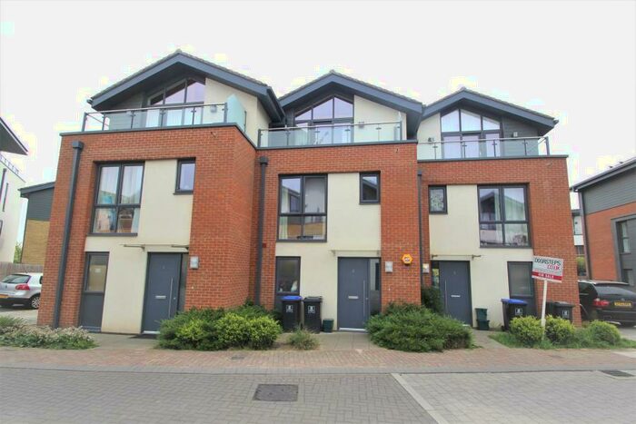 3 Bedroom Terraced House To Rent In Woking, GU22