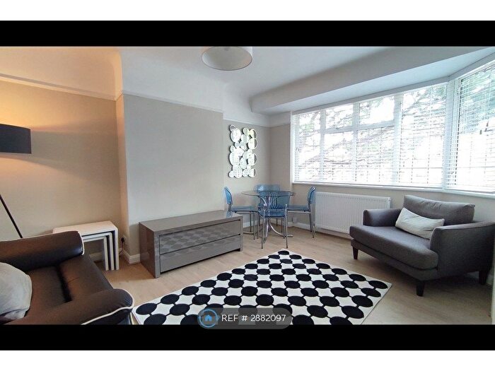 2 Bedroom Maisonette To Rent In York Close, Morden, SM4