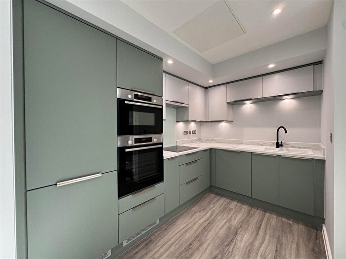 2 Bedroom Apartment To Rent In Caversham Road, Reading, RG1