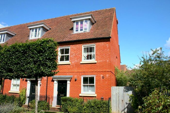 3 Bedroom Town House To Rent In Salisbury - Charter Court, SP1
