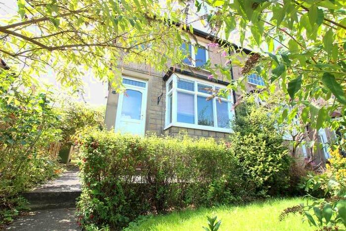 2 Bedroom End Of Terrace House To Rent In Hallas Grove, Huddersfield, HD5