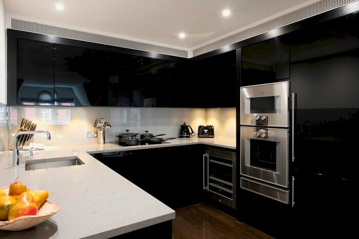 2 Bedroom Flat To Rent In Duke Street, London, W1K