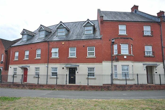 3 Bedroom Terraced House To Rent In Queen Elizabeth Drive, Swindon, Wiltshire, SN25