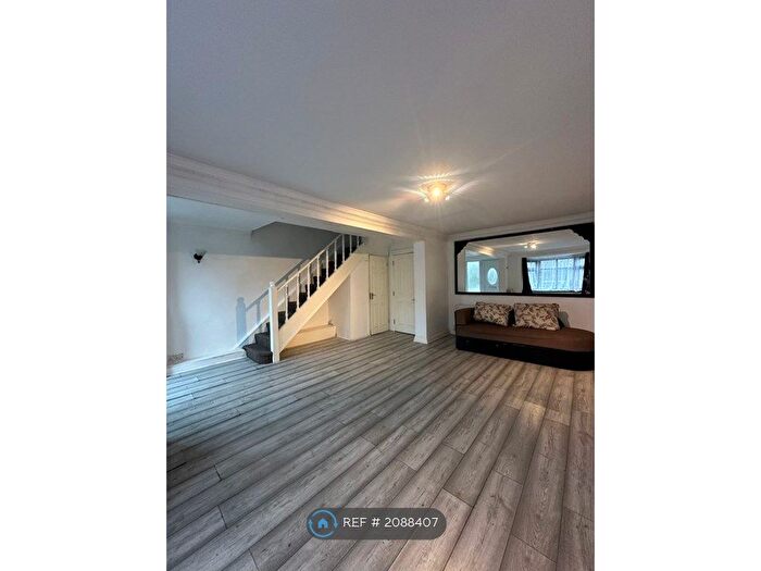 5 Bedroom End Of Terrace House To Rent In Gaylor Road, Tilbury, RM18