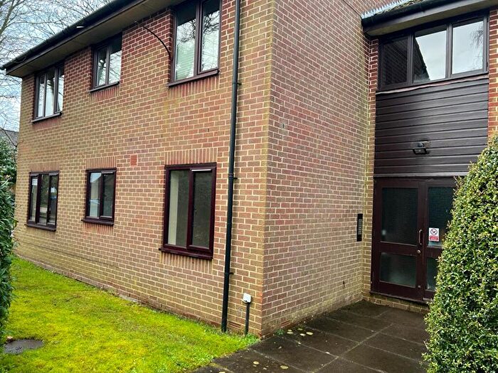1 Bedroom Flat To Rent In Windmill Platt, Handcross, RH17