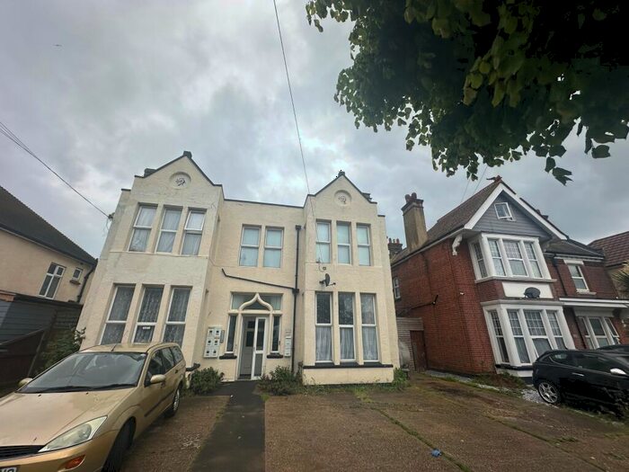 2 Bedroom Flat To Rent In Carnarvon Road, Clacton-On-Sea, CO15