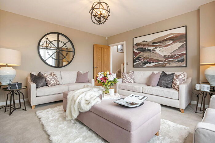 4 Bedroom Detached House For Sale In Great Horwood Road, Winslow, MK18