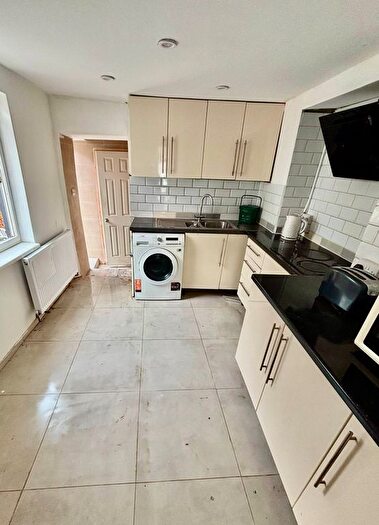 4 Bedroom Terraced House To Rent In Burman Street, Swansea, SA1