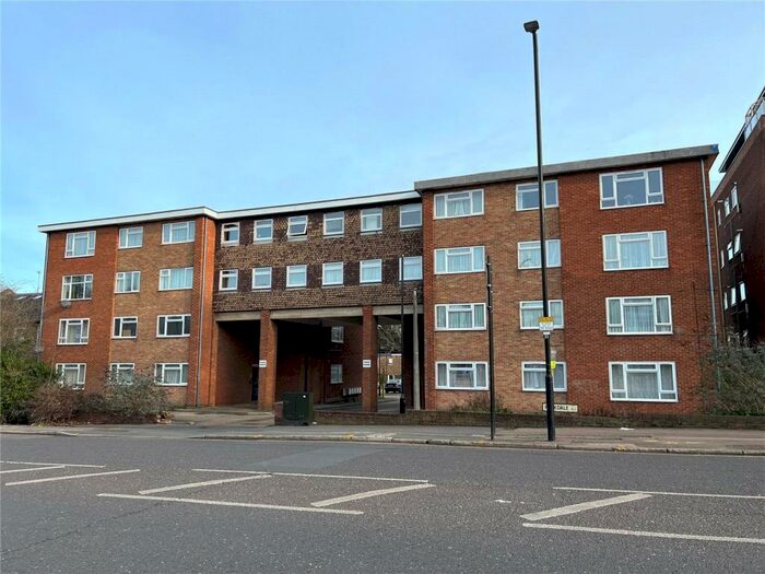 1 Bedroom Apartment To Rent In Parkdale, Bounds Green Road, London, N11