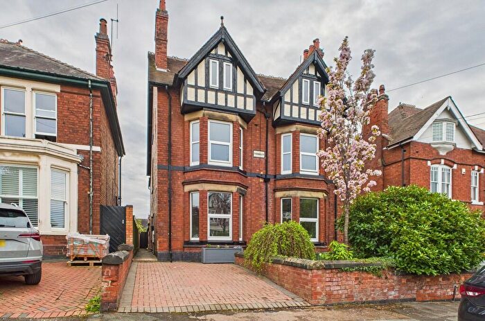 4 Bedroom Semi-Detached House For Sale In Belper Road, Derby, DE1