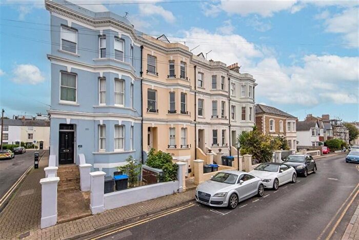 1 Bedroom Apartment For Sale In Grafton Road, BN11