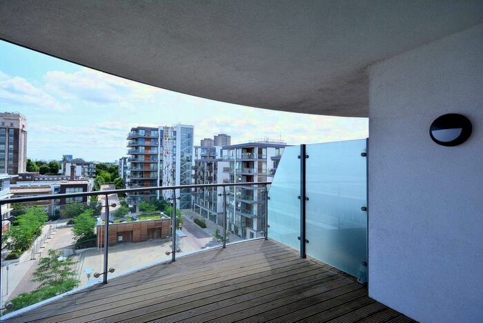 2 Bedroom Flat To Rent In Great West Quarter, Brentford, TW8