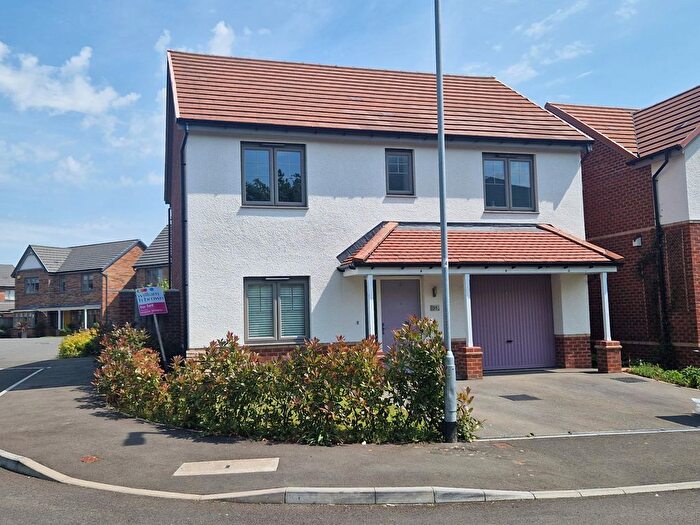 4 Bedroom Detached House To Rent In Knight Street, Pontefract, WF8