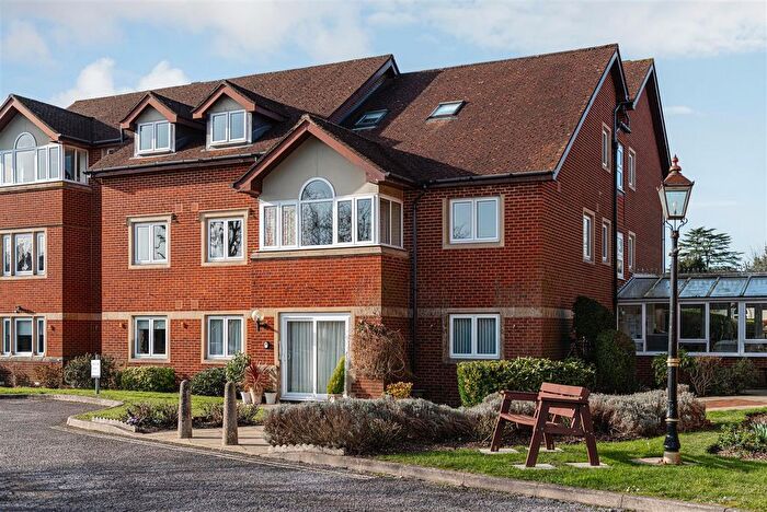 2 Bedroom Flat For Sale In Alma Road, Reigate, RH2