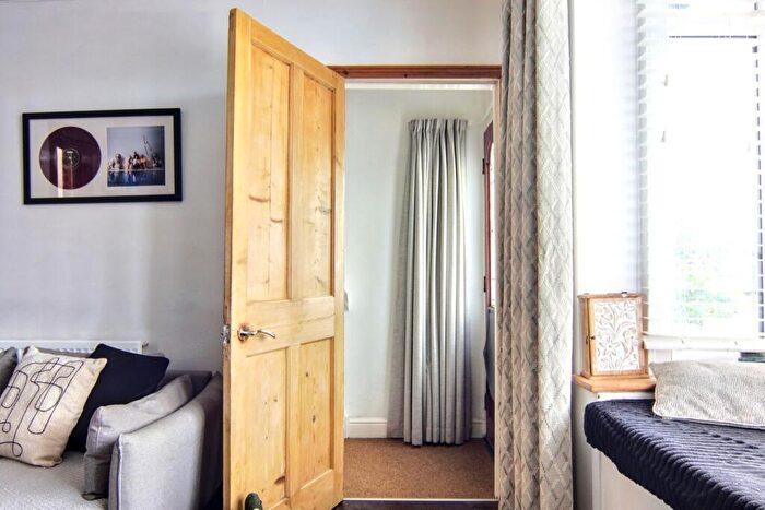 2 Bedroom Terraced House For Sale In Clinton Lane, Kenilworth, CV8