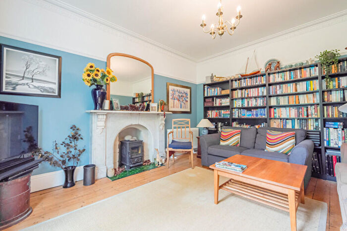 6 Bedroom Terraced House To Rent In St. Lukes Road, Bath - Family House, BA2