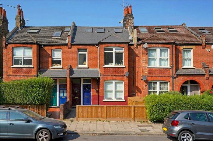 2 Bedroom Flat To Rent In Hartswood Road, London, W12