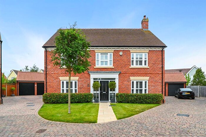 4 Bedroom Detached House For Sale In Cambridge Drive, Summers Park, CO11